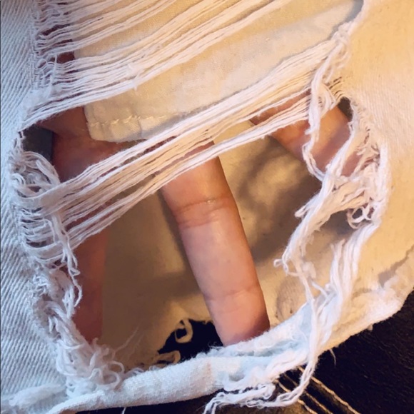 Destroyed look Short Jeans - Picture 6 of 8